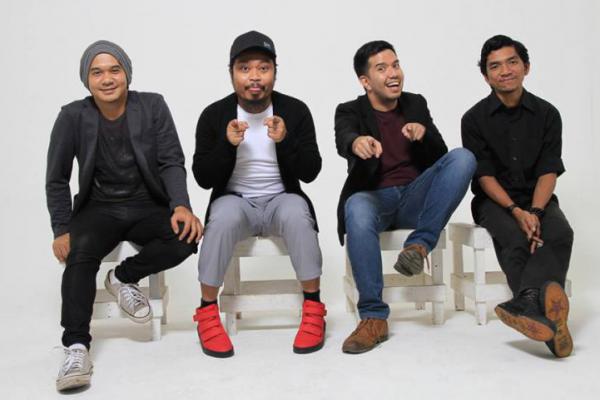 Vocalis Band Payung Teduh Mundur?