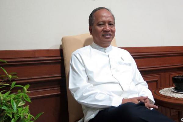 Besuk Korban Jatuhnya Selasar BEI, Menteri Nasir: Saya Prihatin