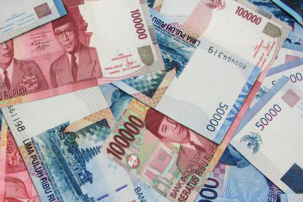 Kamis Sore, Rupiah Menguat Menjadi Rp13.553