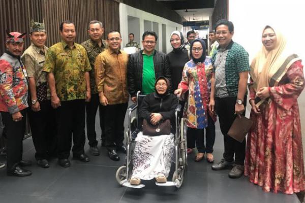 Cak Imin Ajak Ibunda Berlibur ke Banyuwangi