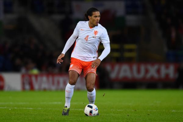 Van Dijk Pemain Termahal yang Dibeli Liverpool