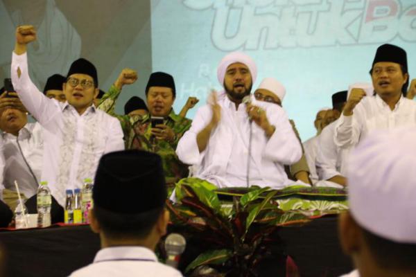 Cak Imin Baca Salawat untuk Bangsa Bersama Ribuan Santri API