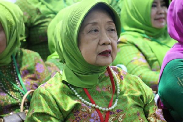 Nyai Aisyah Hamid Baidlowi Wafat, Warga Nahdliyin Berduka