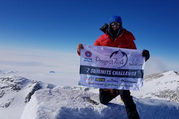 Pecahkan Rekor, Warga Australia Pendaki Everest Tercepat