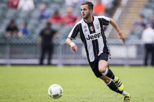 Real Madrid Tertarik Datangkan Miralem Pjanic Musim Depan
