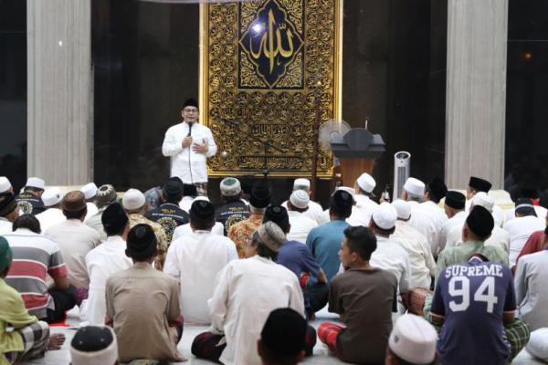 Cak Imin Berikan Tausyiah Ramadan di Masjid Agung Kota Mojokerto