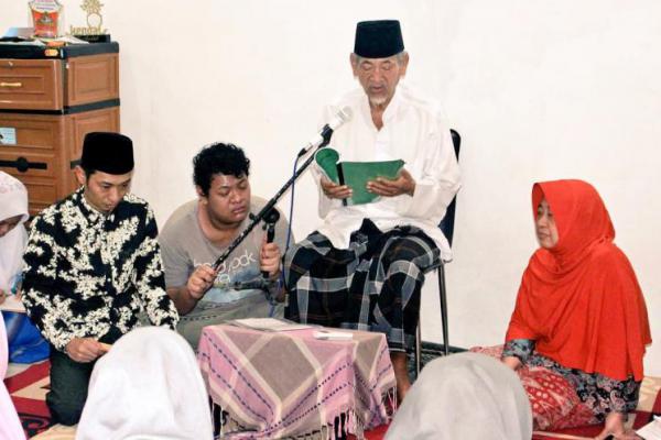 Mbah Dimyati Rois Tegur Cak Imin, Ada Apa?