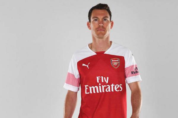 Terungkap, Kepindahan Stephan Lichtsteiner ke Arsenal Karena Bellerin