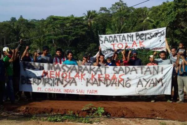 Warga Cinangka Tolak Pembangunan Kandang Ayam Seluas 16 Hektare