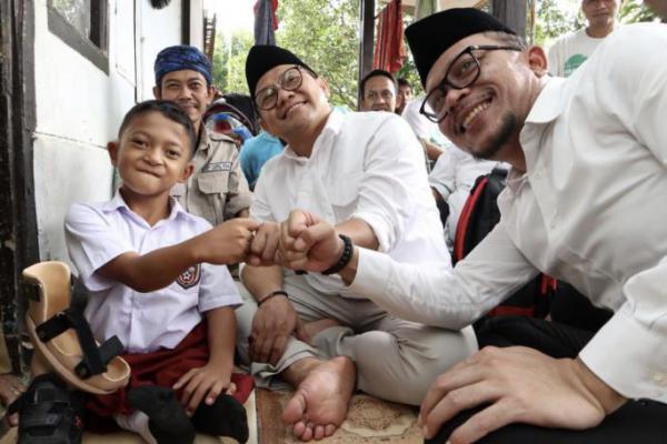 Hebat! Adul Bercita-cita Jadi Pemadam Kebakaran