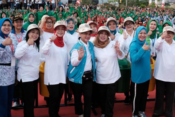 Di Ambon, Ibu Negara Kampanye Kebersihan Lingkungan