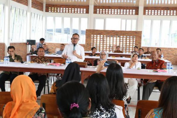 Menaker Hanif Dhakiri Kunjungi BBPLK Kota Medan