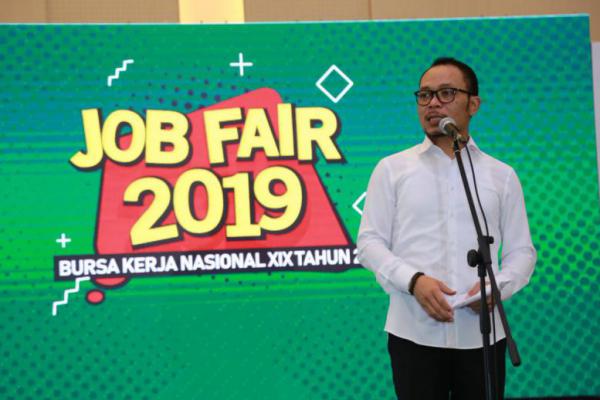 Menaker Hanif Dhakiri Buka Job Fair Nasional ke-19 di Bekasi