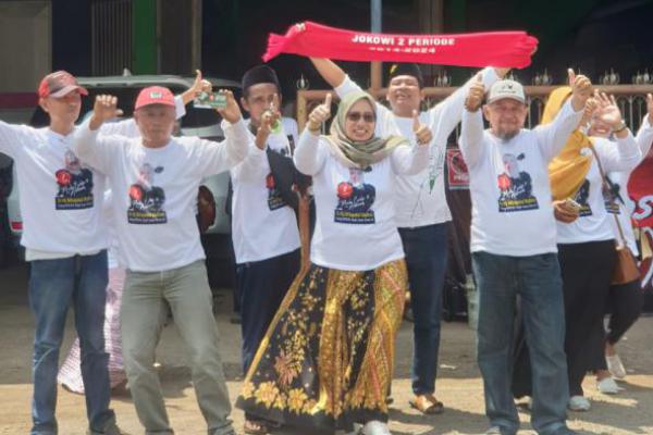 Total Dukung Jokowi, Nduk Nik Kampanye di Wongsorejo