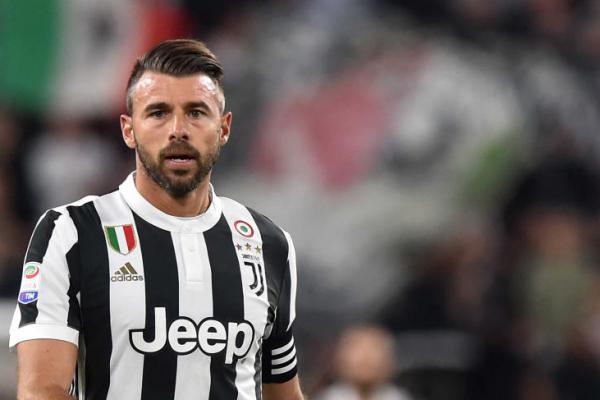 Andrea Barzagli Putuskan Pensiun Akhir Musim