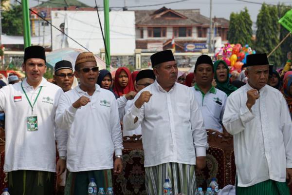 DPR RI Terpilih dari PKB, Muhammad Kadafi Serahkan Bantuan ke PWNU Lampung