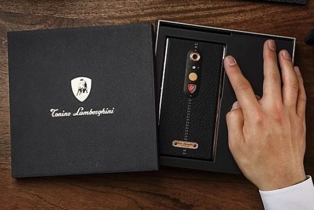 Busyet, Smartphone Besutan Lamborghini Dibandrol Rp32 Juta