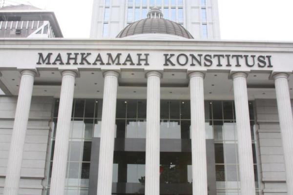 Tok! MK Tolak Permohonan Uji Materi Batas Usia Capres-Cawapres