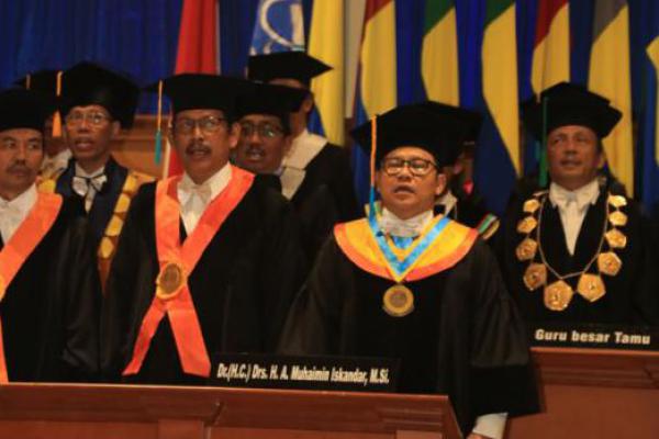 Lagu Syubbanul Wathan Iringi Pengukuhan Doktor Honoris Causa Cak Imin