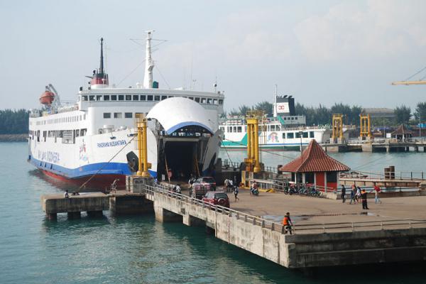 HUT ke-72 TNI, Pelabuhan Merak Tutup Sementara