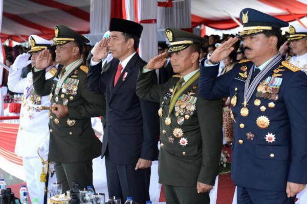 Jokowi: TNI Adalah Milik Nasional