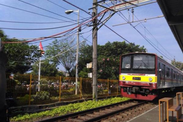 KAI Catat 8 Juta Orang Naik KRL, Operasikan 1.081 Perjalanan Commuterline