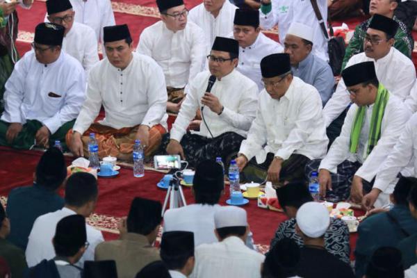 Cak Imin dan Anies Baswedan Hadiri Pembacaan 1 Miliar Shalawat Nariyah di Masjid Hasyim Asyari