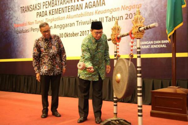 Transaksi di Kemenag Dilakukan Non Tunai