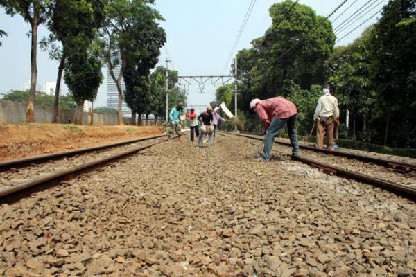 KAI Ganti Rel Baru Sepanjang 495.562 Meter untuk Tingkatkan Keselamatan