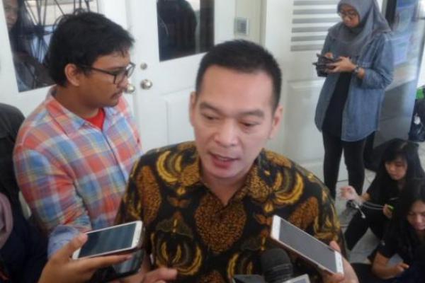Daniel Johan Dianugerahi Gelar Pangeran Nata Laksana Oleh Raja Mempawah XIII