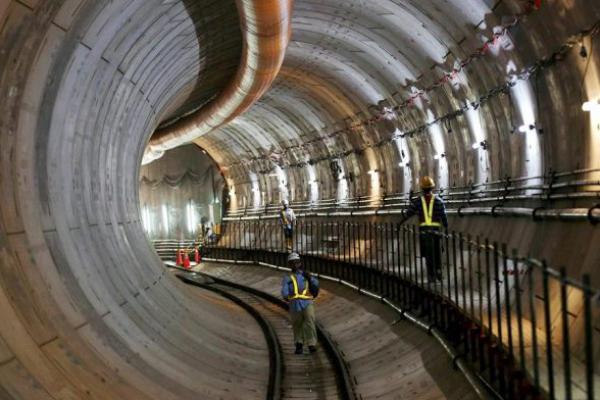 Anies Sebut MRT dan LRT Penyebab Banjir Jakarta, PDIP Geram