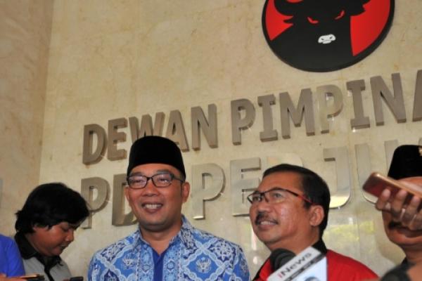 Sikap Dingin Ridwan Kamil Saat Sambangi Markas PDIP