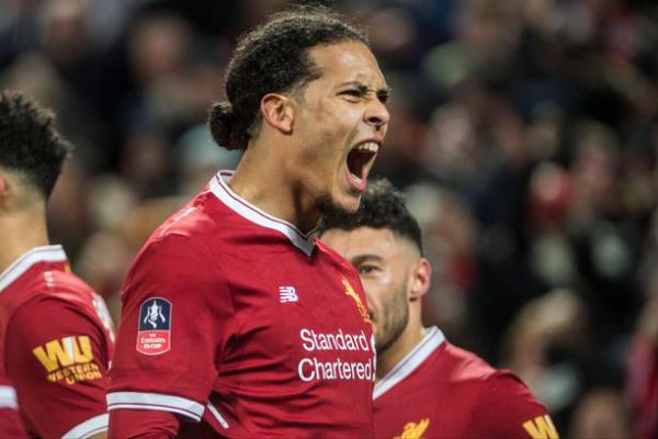 Debut Manis Van Dijk Berakhir Kemenangan