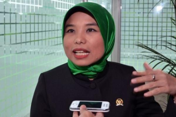 Neng Eem Desak Pemerintah Sediakan Uji Kesehatan Gratis di Pesantren