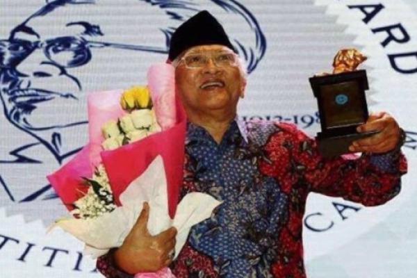 Cak Imin Bangga Gus Mus Raih Yap Thiam Hien 2017