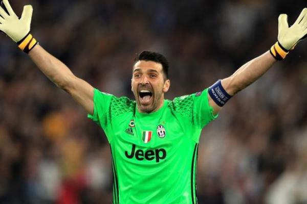 Resmi! Gianluigi Buffon Kembali ke Parma