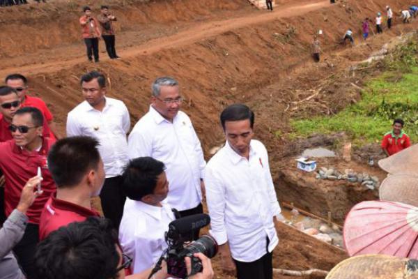 Bangun Embung di Dharmasraya, Ini Kata Menteri Eko Sandjojo