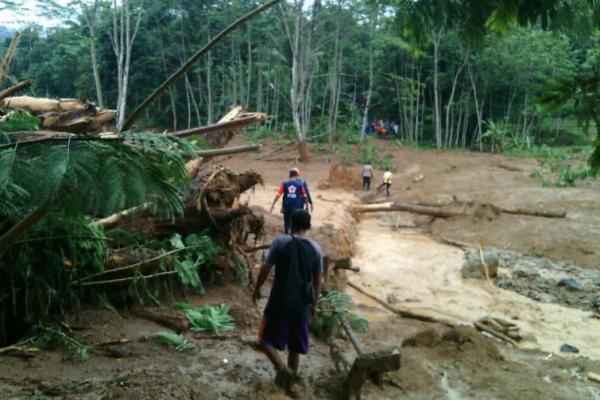 Longsor Terjang Brebes, Cak Imin Serukan Siaga dan Peduli