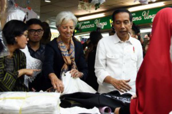 WOW, Jokowi Ajak Bos IMF Blusukan ke Pasar Tanah Abang