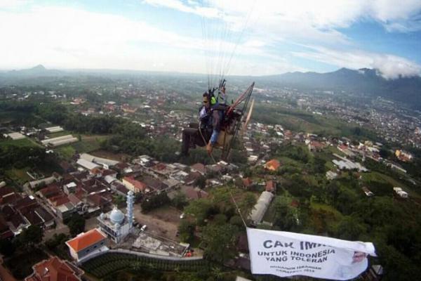 Lewat Atraksi Terjun Payung, Rancak Paralayang Nyatakan Dukung Cak Imin Cawapres