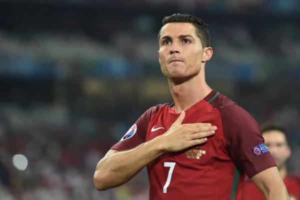 Ronaldo Raih Pemain Terbaik Portugal 2018