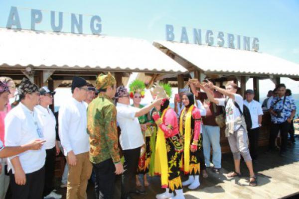 Festival Underwater Banyuwangi Sukses Pentaskan Gandrung Dalam Air