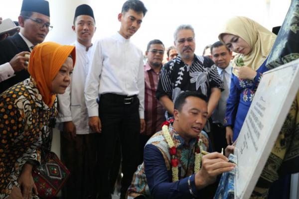 Menpora Resmikan Wisma Kepemudaan di Semarang