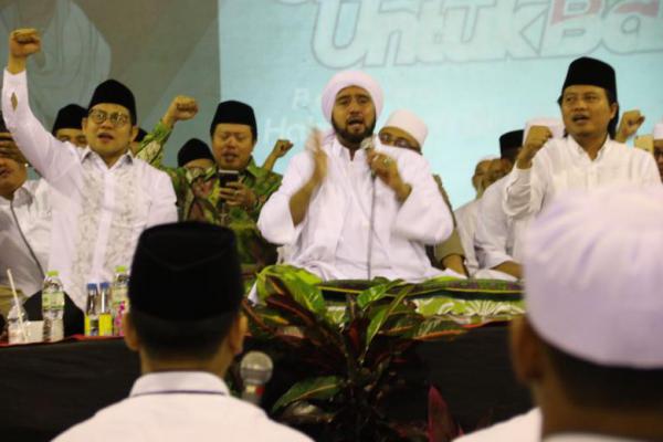 Habib Syech Dinobatkan Sebagai "Tokoh Penggerak Shalawat"