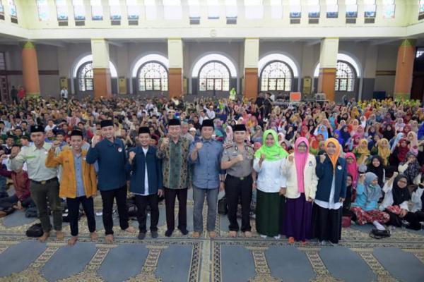 Menpora Kukuhkan Laskar Pemuda Masjid Anti Radikalisme