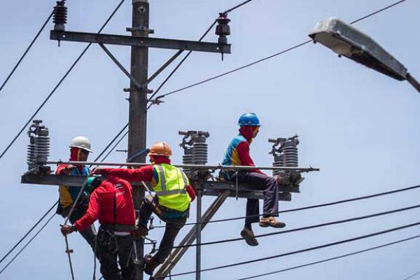 PLN Investasi Rp 3,6 Miliar Untuk Listriki Desa di Halmahera