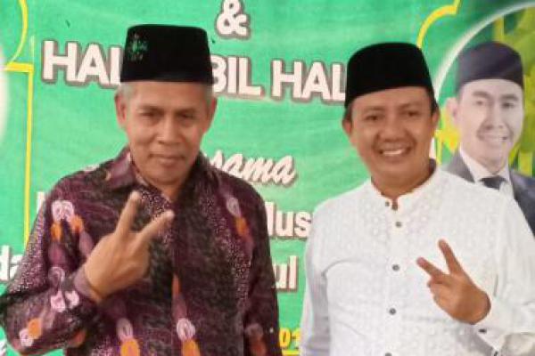 KH Marzuki Mustamar Bacakan Hizib Nashor Untuk Kemenangan Abah Anton-Syamsul