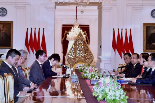 Jokowi Terima Kunjungan Kehormatan Menlu Jepang di Istana Negara Jakarta
