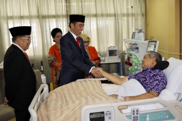 Menyejukkan Ketika Presiden Jokowi Jenguk SBY di RSPAD