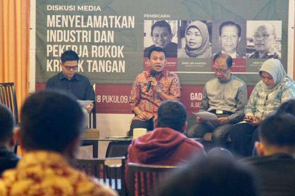 Kretek Tak Diperhatikan Pemerintah, Karding: Tapi Cukainya Diterima